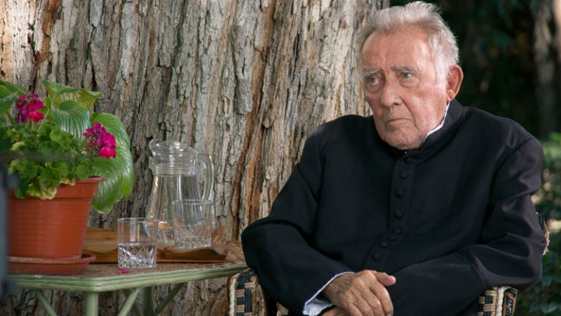 Cuéntame cómo pasó - Fernando Guillén, el padre Bernardo de Sagrillas (Capítulo 244)