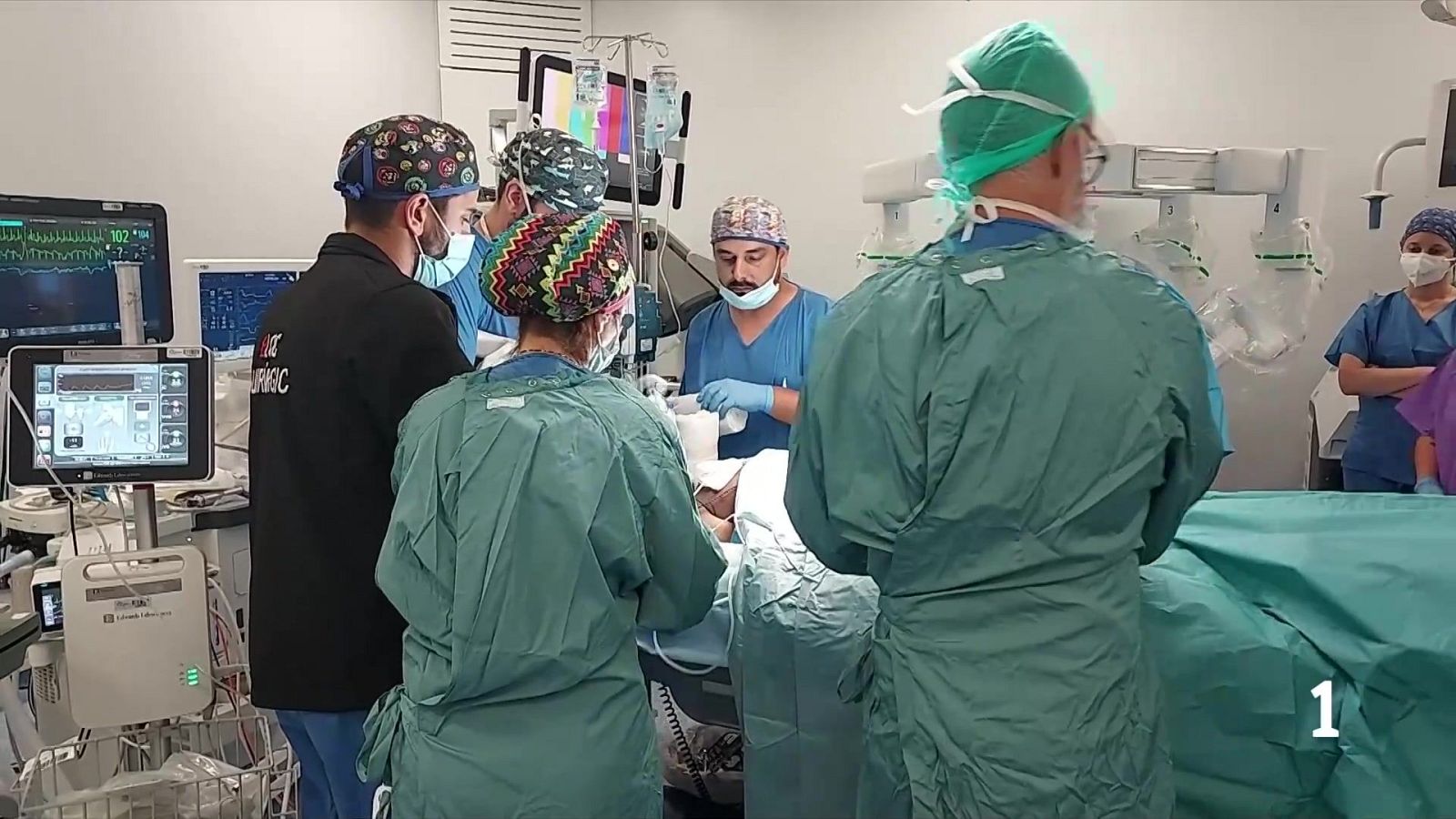 La Vall d'Hebron fa el primer trasplantament d'Espanya entre dues persones amb VIH