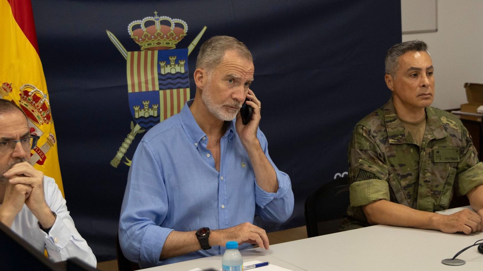 El rey Felipe VI ha participado este viernes por la tarde por videoconferencia en la reunión del Comité Estatal de Coordinación y Dirección (CECOD) del Plan Estatal de Emergencias, convocada con motivo de los incendios forestales que afectan a distintos puntos de España.