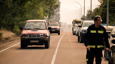 Protección Civil ordena la evacuación obligatoria de varias zonas afectadas por los incendios