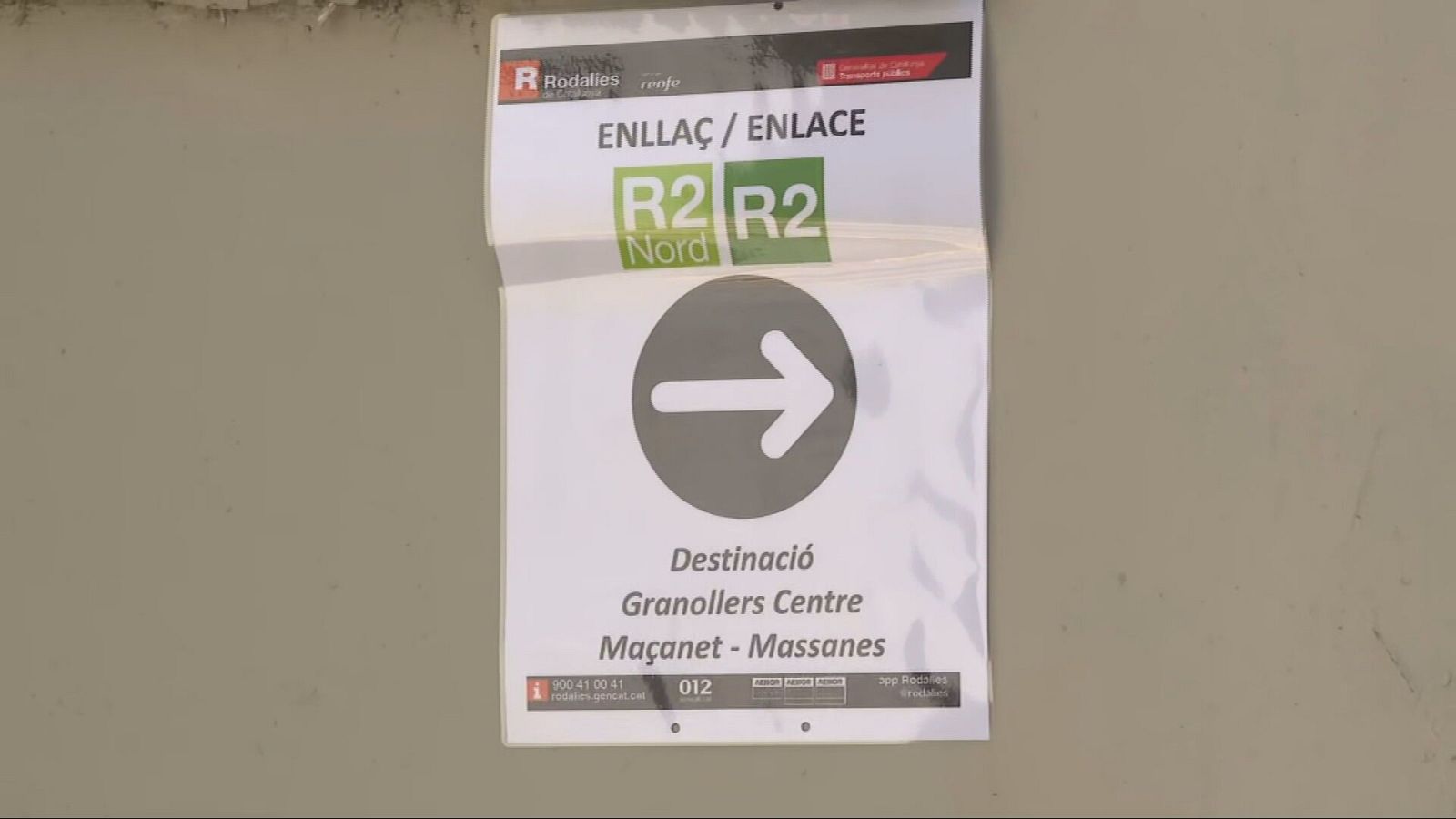 Cartel informativo de Rodalies de Catalunya y Renfe con enlace a líneas R2 Nord y R2, dirección a Granollers Centre y Maçanet - Massanes, y datos de contacto.