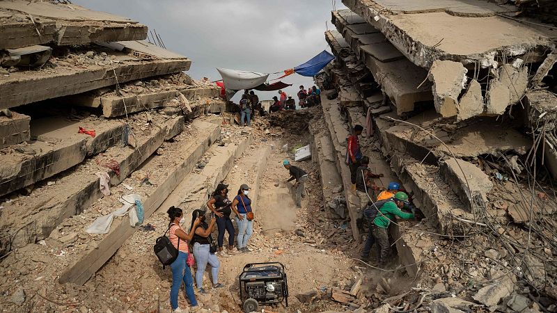 Topos de La Guaira: rescate de víctimas en Venezuela - Telediario Fin de Semana | Ver