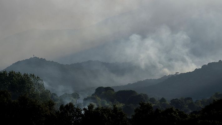 Telediario Fin de Semana - Los equipos de extinción siguen trabajando en la zona cero del fuego en Ávila