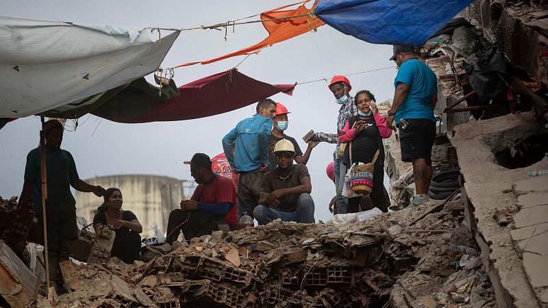 Continúan las tareas de búsqueda de cuerpos y pertenencias en Venezuela - Telediario Fin de Semana | Ver