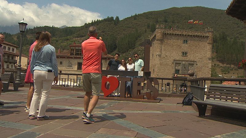 Liébana afronta el tramo final del verano con una alta ocupación y un turismo cada vez más diverso - TeleCantabria | Ver