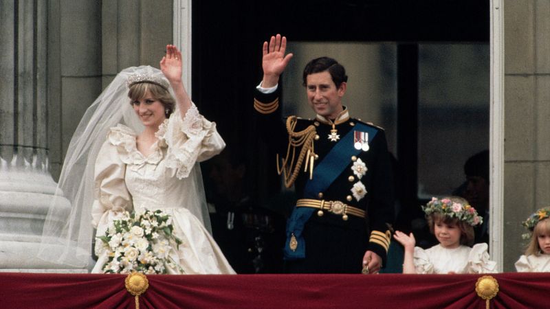 45 años de la boda del siglo entre el príncipe Carlos y Lady Di | Ver vídeo