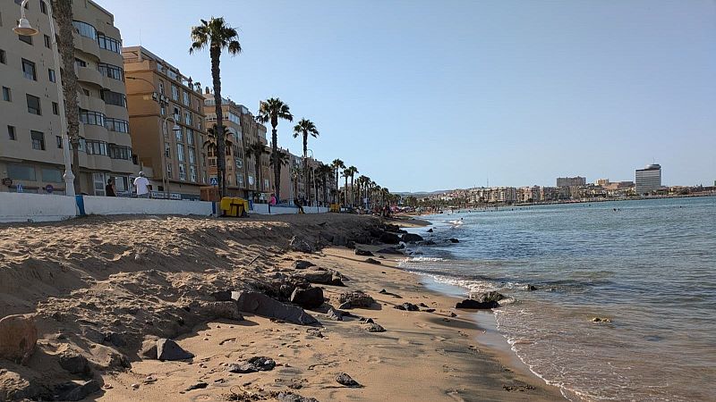 La playa del Hipódromo de Melilla necesita arena | Ver