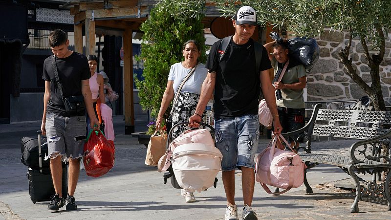 Los vecinos de Navaluenga vuelven a sus casas - Noticias de Castilla y León | Ver