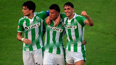 El Betis golea al Olympique de Lyon y se lleva el Trofeo Ciudad de La L�nea