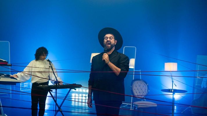 El perro andaluz by Manu Sánchez - El ático de Ayuso ya tiene canción en el Universo de 'El perro andaluz'