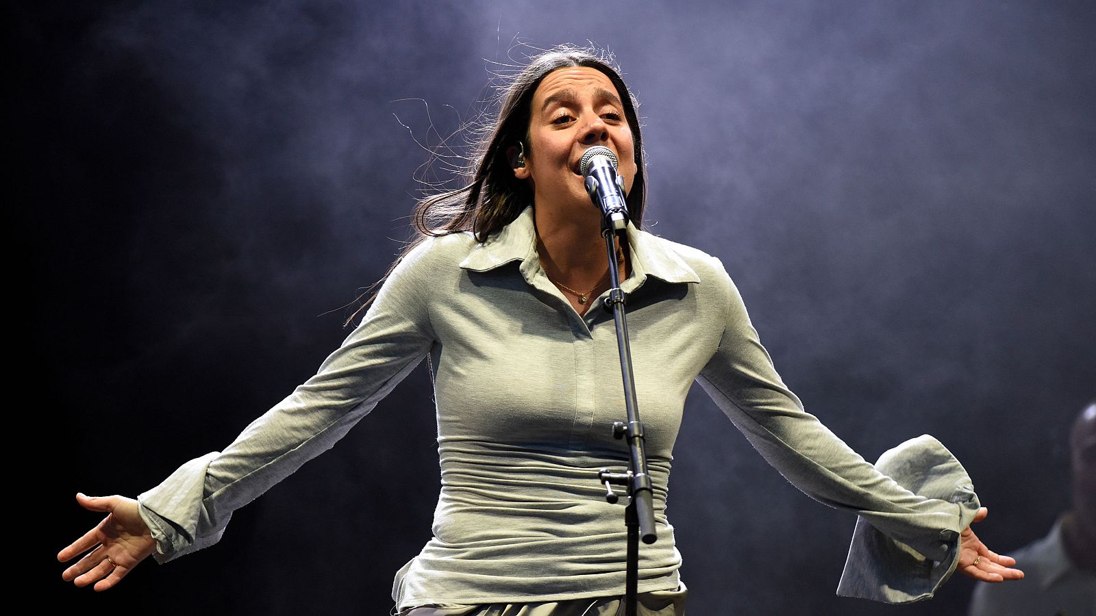Valeria Castro continúa haciendo "reír, llorar y sentir" con su gira