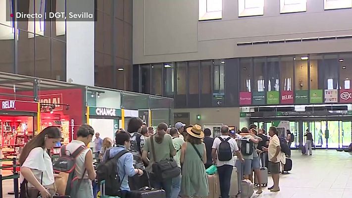 Noticias Andalucía - Arranca agosto, carretera, tren y avión: Unos vienen otros se van
