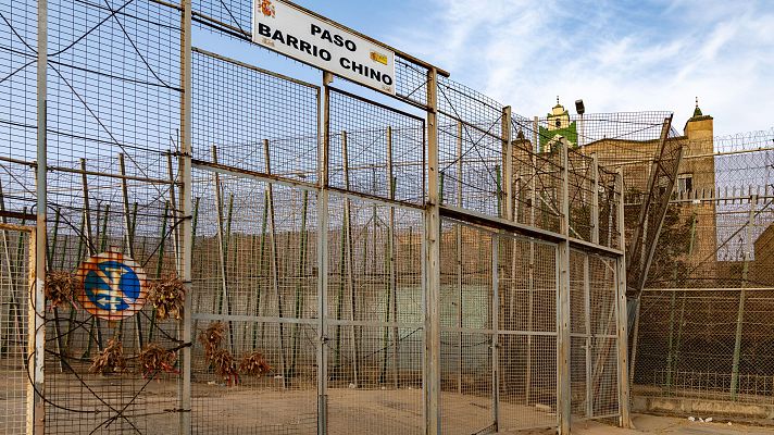 Telediario 1 - Cierran la frontera en Melilla en medio de la tensión migratoria