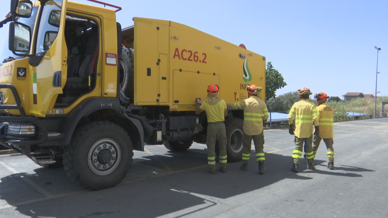 El contingente de bomberos del INFOEX, SEPEI de Cáceres y un equipo de Cruz Roja ya está de vuelta en Extremadura - Noticias de Extremadura | Ver