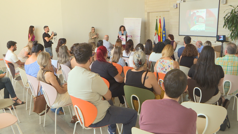 Un programa del Instituo de la Mujer de Extremadura va a formar a 180 en habilidades para encontrar empleo. - Ver ahora