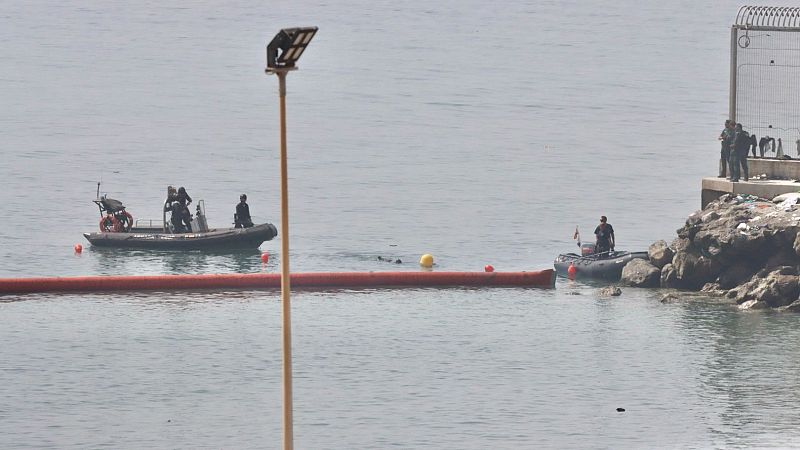 Ceuta: El Gobierno coloca boyas para facilitar la aplicación de los rechazos en frontera - Telediario Fin de Semana | Ver