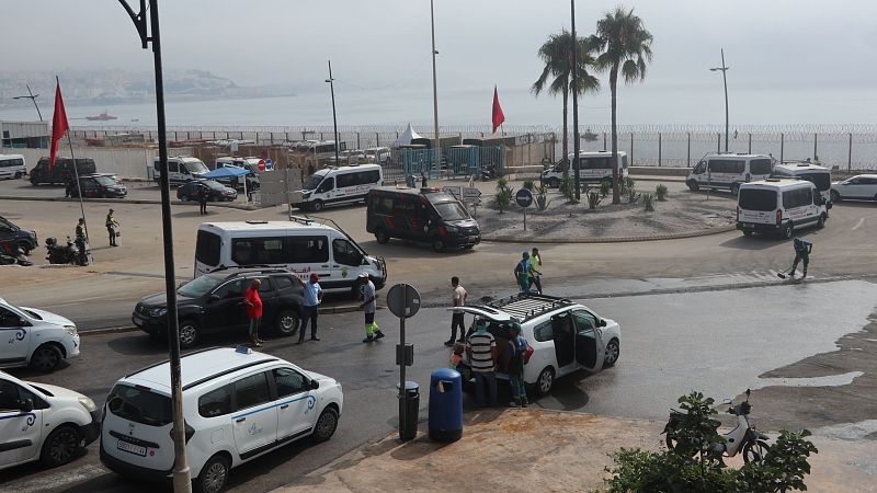 Crisis migratoria: Marruecos refuerza su frontera con Ceuta | Ver