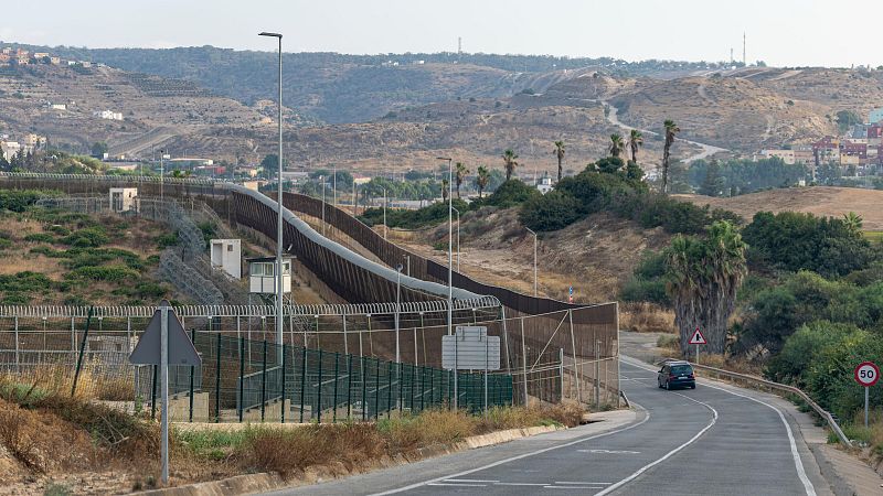 Incursiones en la frontera de Melilla: por la noche se producen los intentos de salto del muro