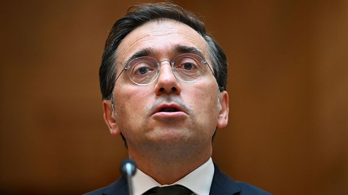 La hora de La 1 - Albares reconoce lo "inusual" de lo sucedido en Ceuta pero recalca la disposición de Marruecos para impedirlo