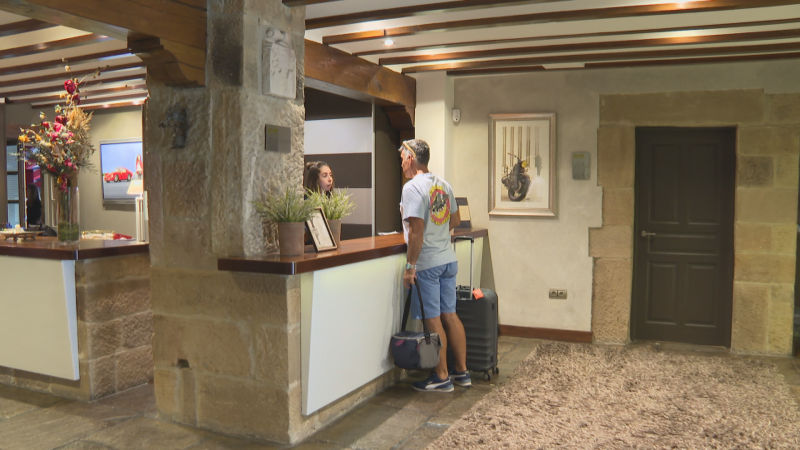 La ocupación hotelera en julio alcanza el 85% - TeleCantabria | Ver