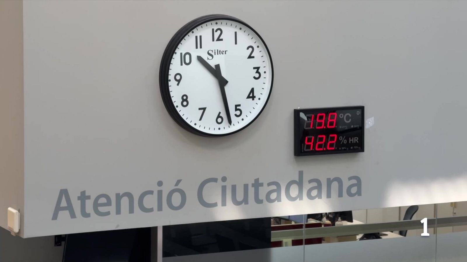 La Generalitat vol estalviar 6 milions d’hores amb tràmits més simples - L'Informatiu | Veure