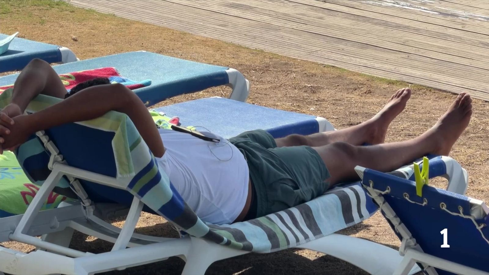 L’agost impulsa el turisme de sol i platja a Tarragona - L'Informatiu | Veure