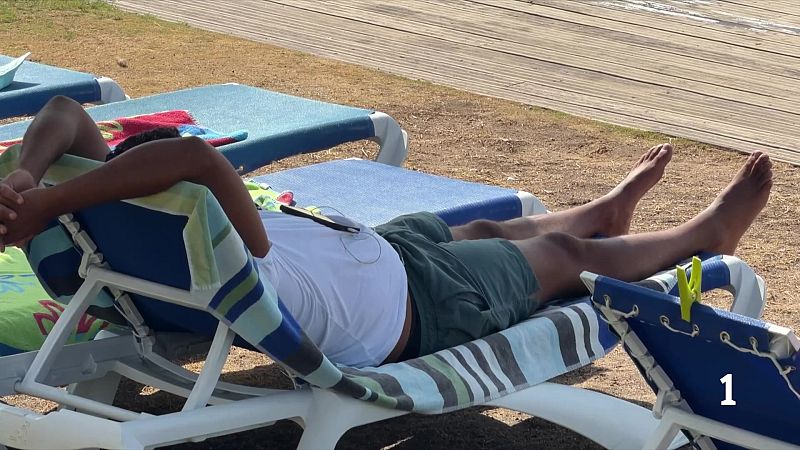 L’agost impulsa el turisme de sol i platja a Tarragona - L'Informatiu | Veure