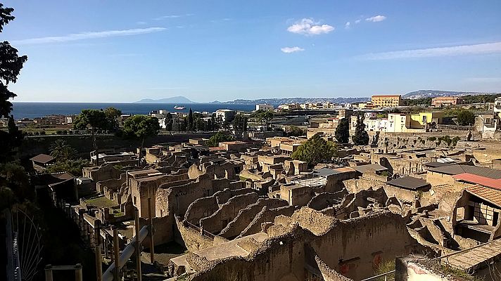 Telediario 1 - El arte de vivir, una exposición que permite conocer qué, dónde y cómo comían los habitantes de Herculano