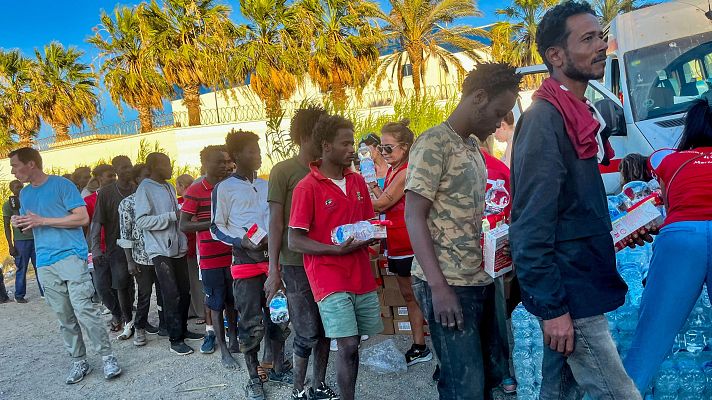 Telediario 2 - Cerca de un millar de migrantes acampan en Ceuta solicitando protección internacional
