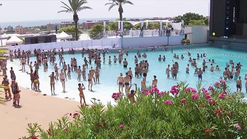 Water Park Day: 10.000 persones al Circuit Festival - L'Informatiu | Ver