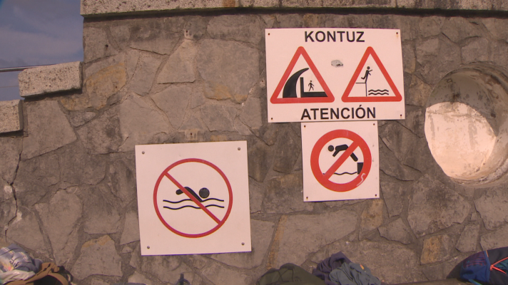 Telenorte - País Vasco - Algunos puertos vascos refuerzan la seguridad para impedir que la gente se bañe en sus aguas