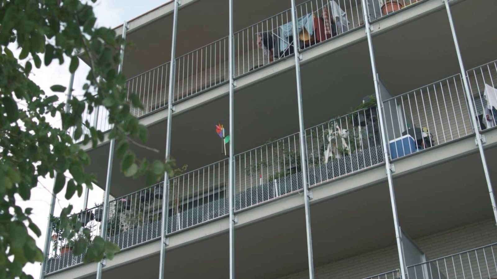 Fotograma de 'Alternativas que habitar: la vivienda desde el no lucro'.