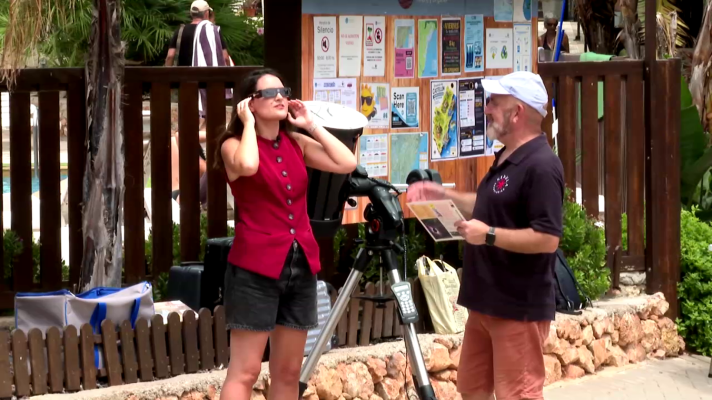 Aquí la Tierra - Ocupación completa por el eclipse solar total del 12 de agosto