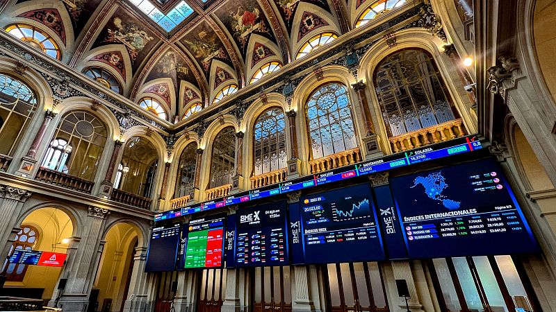 El Ibex 35 hace historia y cierra por primera vez por encima de los 20.000 puntos - La tarde en 24h | Ver vídeo