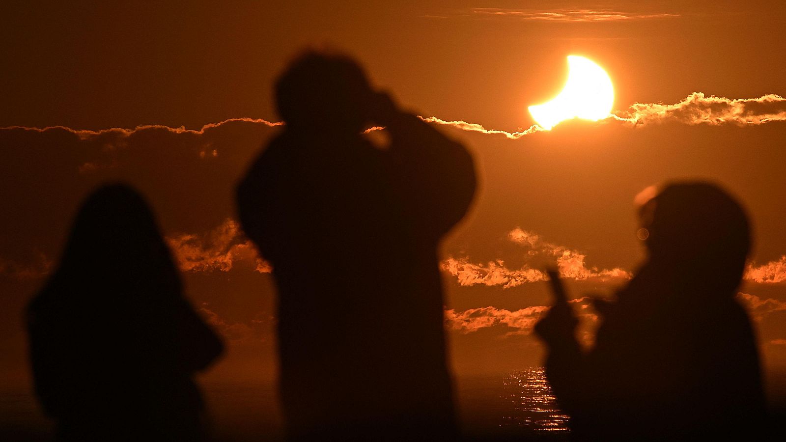 Cifras históricas de ocupación en Asturias por el eclipse solar - Panorama Regional | Ver