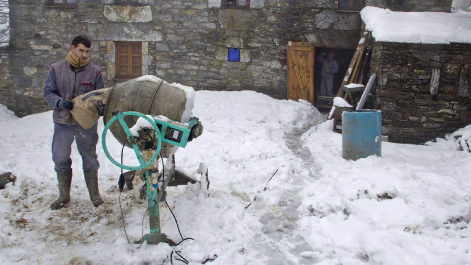 Nevadas, vientos fuertes y lluvias en el norte y en el este del país - El tiempo | Ver