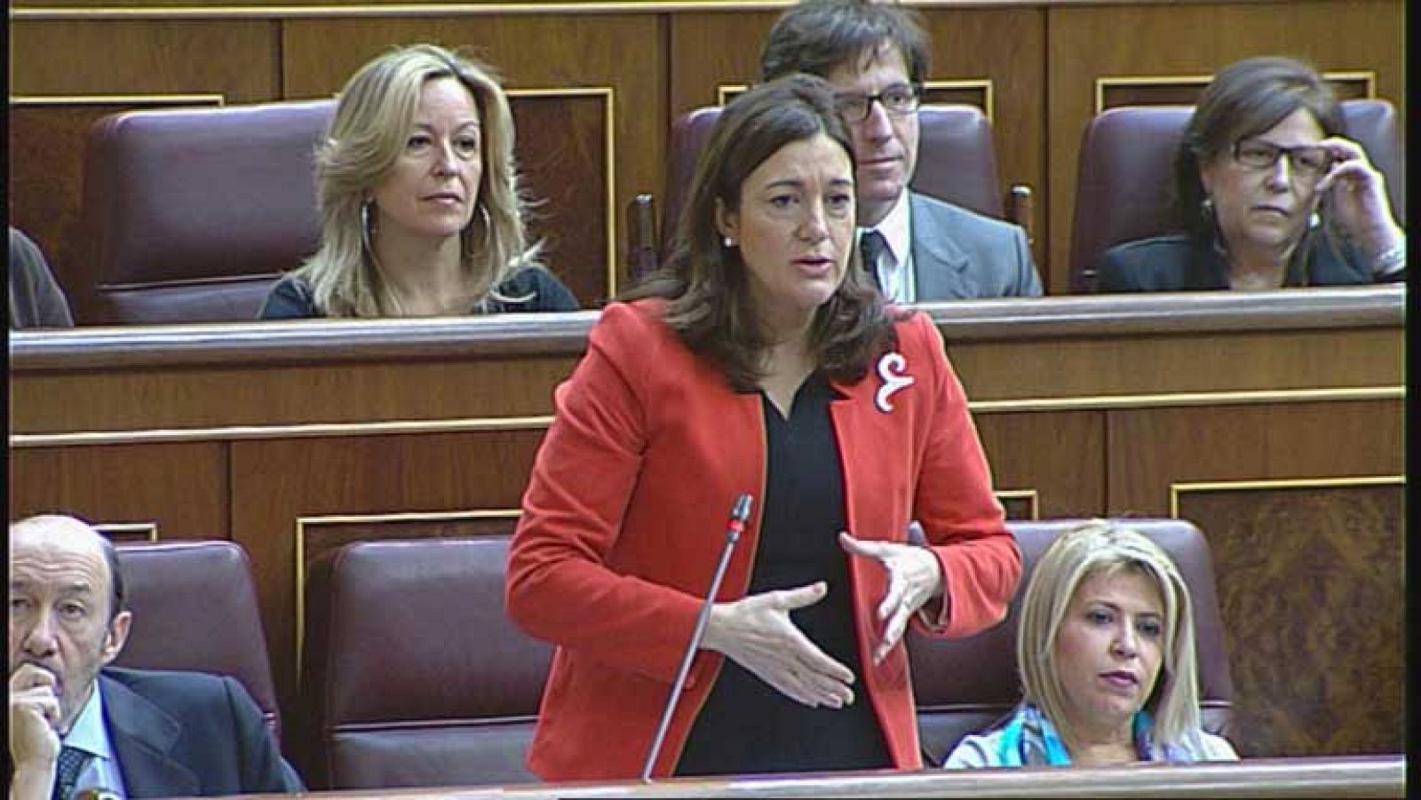 PP y PSOE se echan en cara en el Congreso los casos Bárcenas y Ponferrada - Informativo 24h | Ver