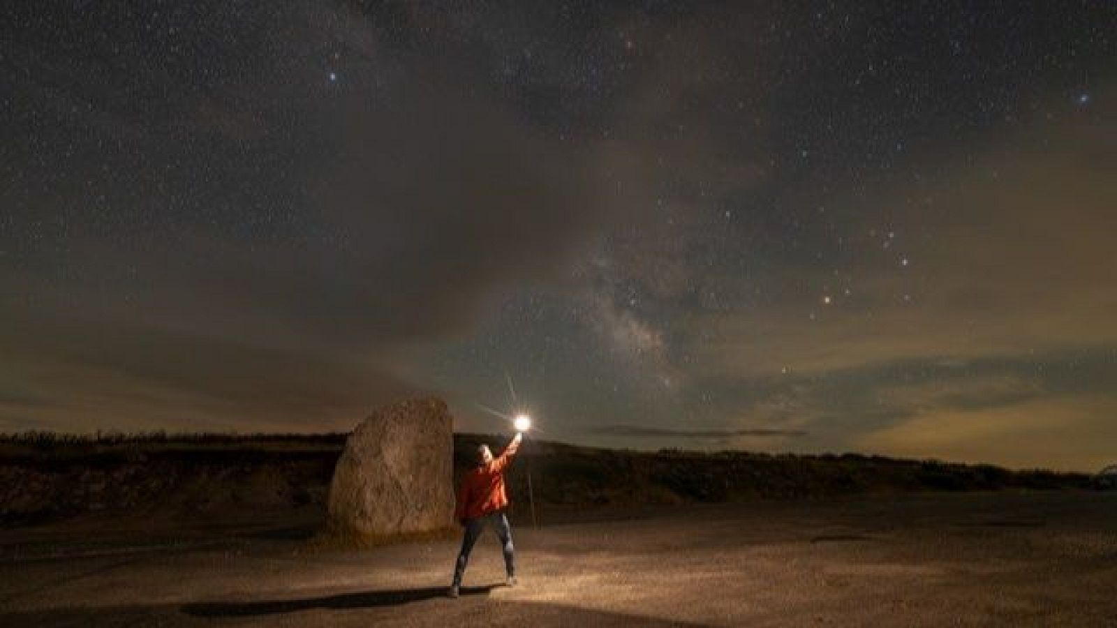 Los fotógrafos astronómicos se preparan para el eclipse - Telediario 2 | Ver
