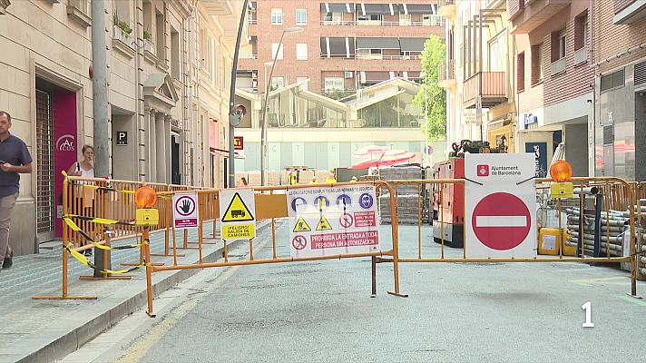 L'Informatiu - La meitat dels veïns desallotjats per l'esvoranc de l'L9 continuen sense poder tornar a casa