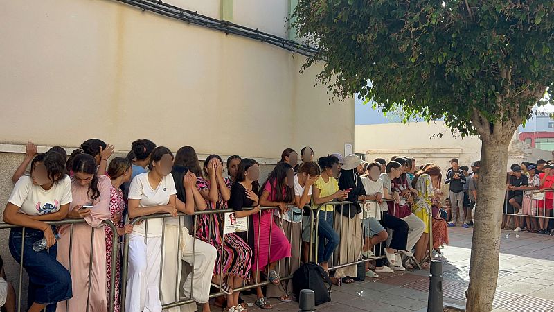Heridos y solos: muchos menores vuelven a la calle tras recibir las curas | Ver