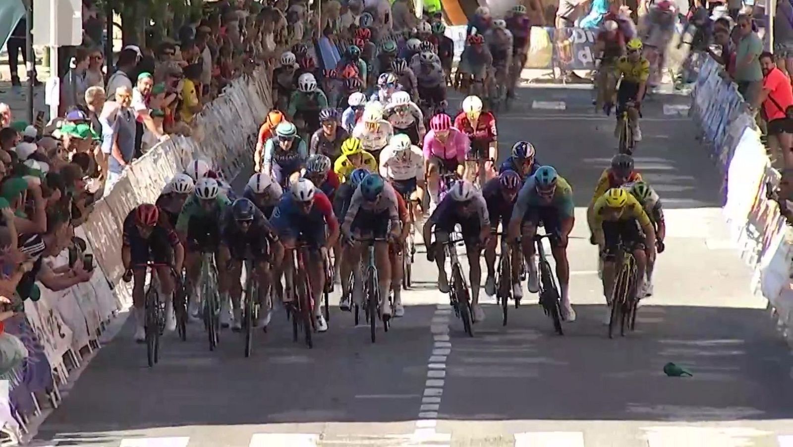 No te pierdas los mejores momentos de la etapa 4 de la Vuelta a Burgos 2026 entre Merindad de Cortijo y el Balneario de Concorte - Ver en RTVE Play