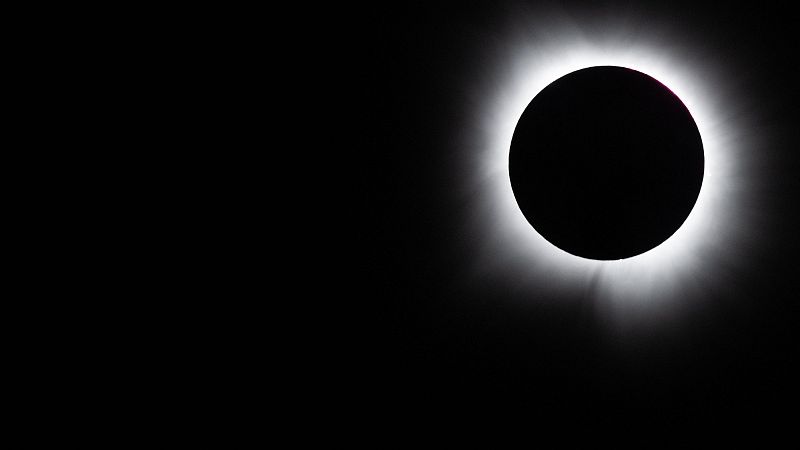 Objetivo eclipse total: el cazador de eclipses y la calculadora de DatosRTVE