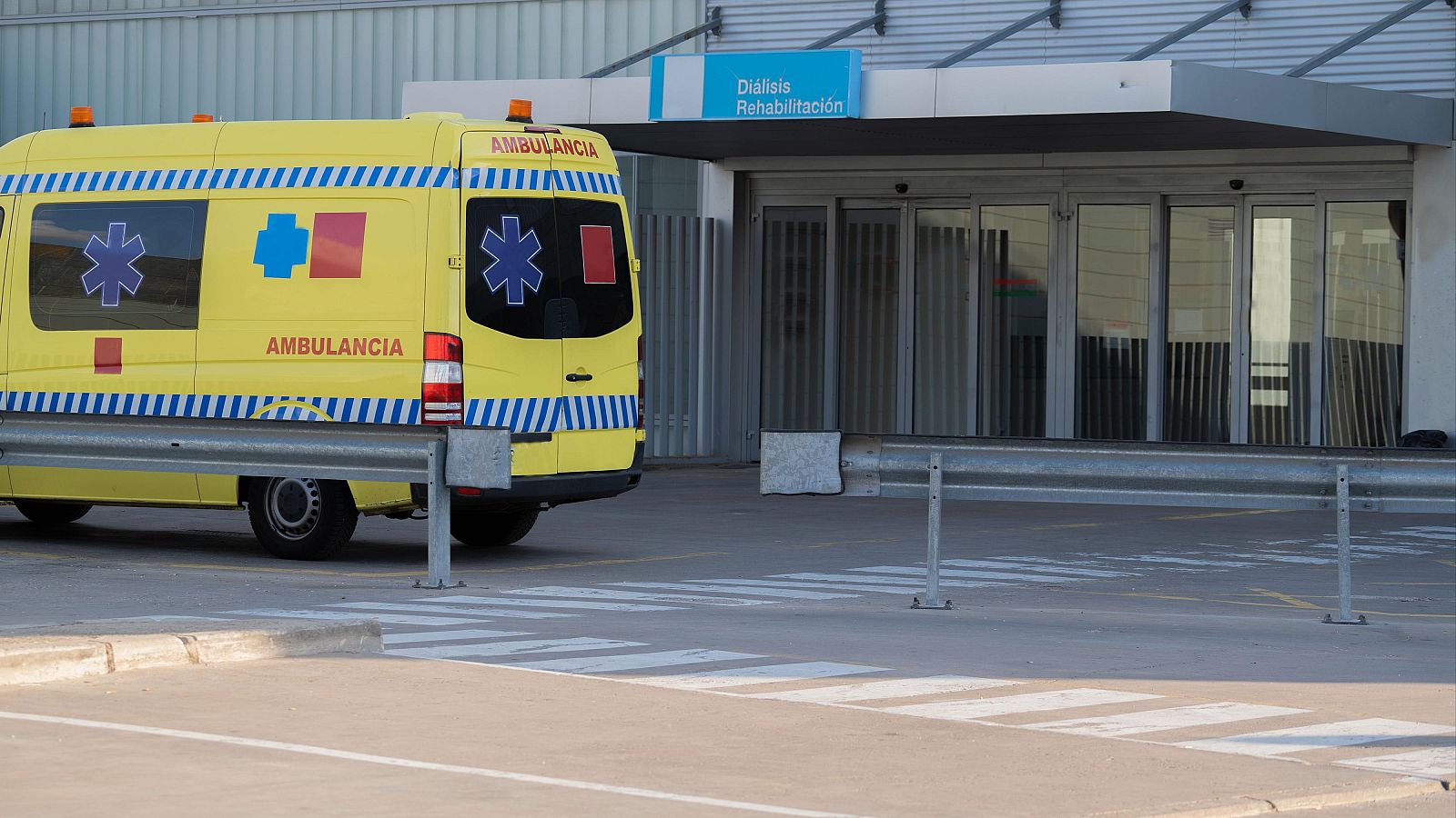 Las vacaciones de verano agravan las carencias en los hospitales | Ver