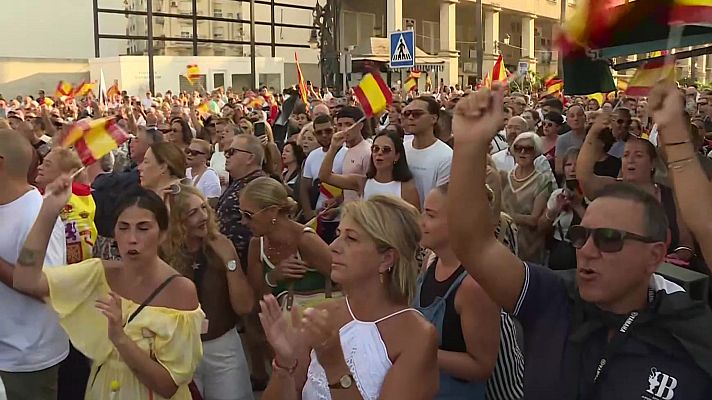 Informativo 24h - Miles de personas protestan en Ceuta para exigir soluciones a la crisis migratoria