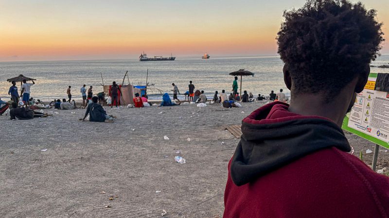 Las chabolas en la playa del Trampolín en Ceuta, el único refugio para cientos de solicitantes de asilo