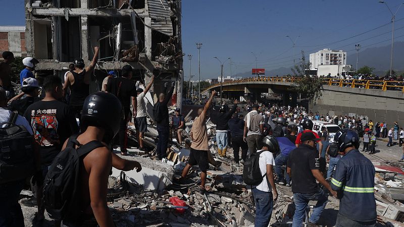 Al menos 20 muertos por el terremoto de 7,4 en Colombia | Ver