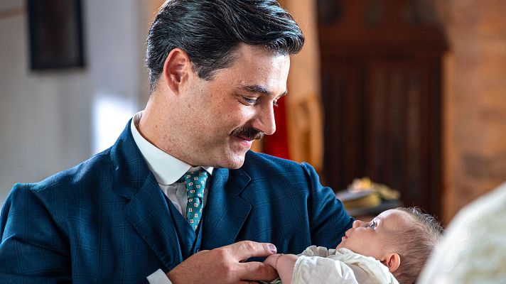 La promesa - Manuel, el orgulloso padrino de bautismo de Jana