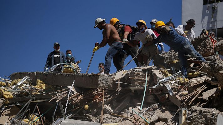 Informativo 24h - Rescates agónicos tras el terremoto de Colombia: salvan a un bebé de dos meses atrapado bajo los escombros