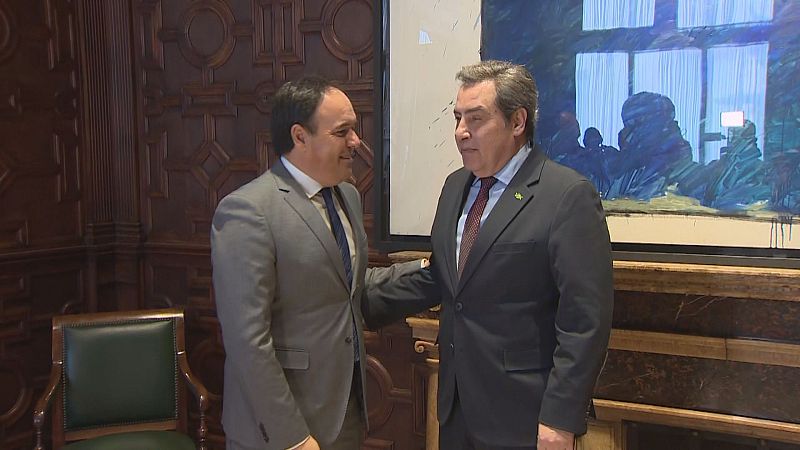 La 'prioritat nacional' pactada entre el PP i Vox ja és llei - L'informatiu - Comunitat Valenciana | Ver