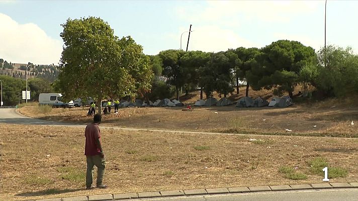 L'Informatiu - Els desallotjaments desplacen el sensellarisme a la perifèria